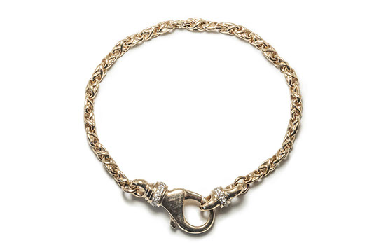 The Guru with Hemera Cuff 750 Rose Gold with VS Diamonds.  Tristan and Isolde Chain 750 Rose Gold with Tristan an Isolde Hemera Clasp 